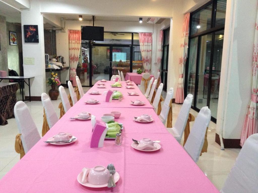 โรงแรมพรสิริ ศรีสะเกษ Sisaket ภายนอก รูปภาพ